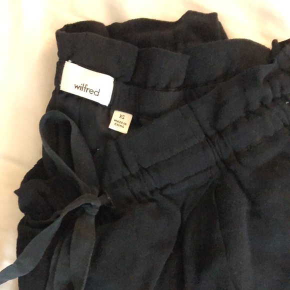 Wilfred black shorts - Picture 3 of 3